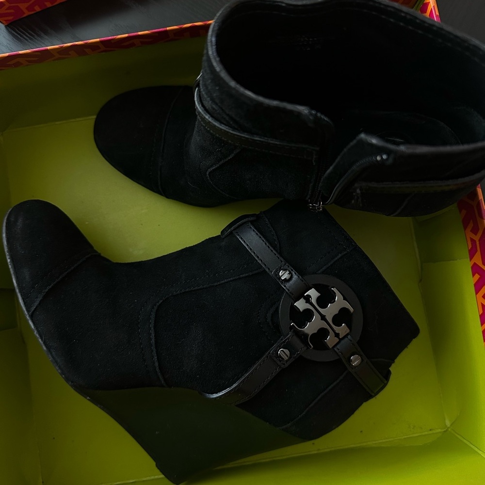 Tory Burch Aaden Wedge Booties – Black Suede – Size 8.5 – With Box - Picture 2 of 7